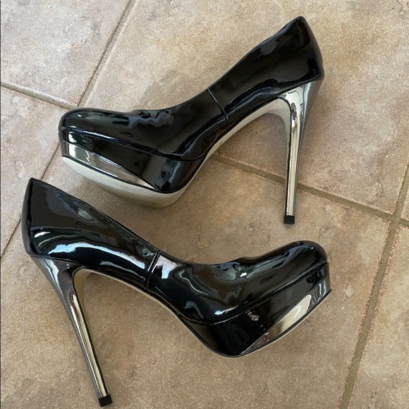 Black Glossy Heels - Picture 3 of 3